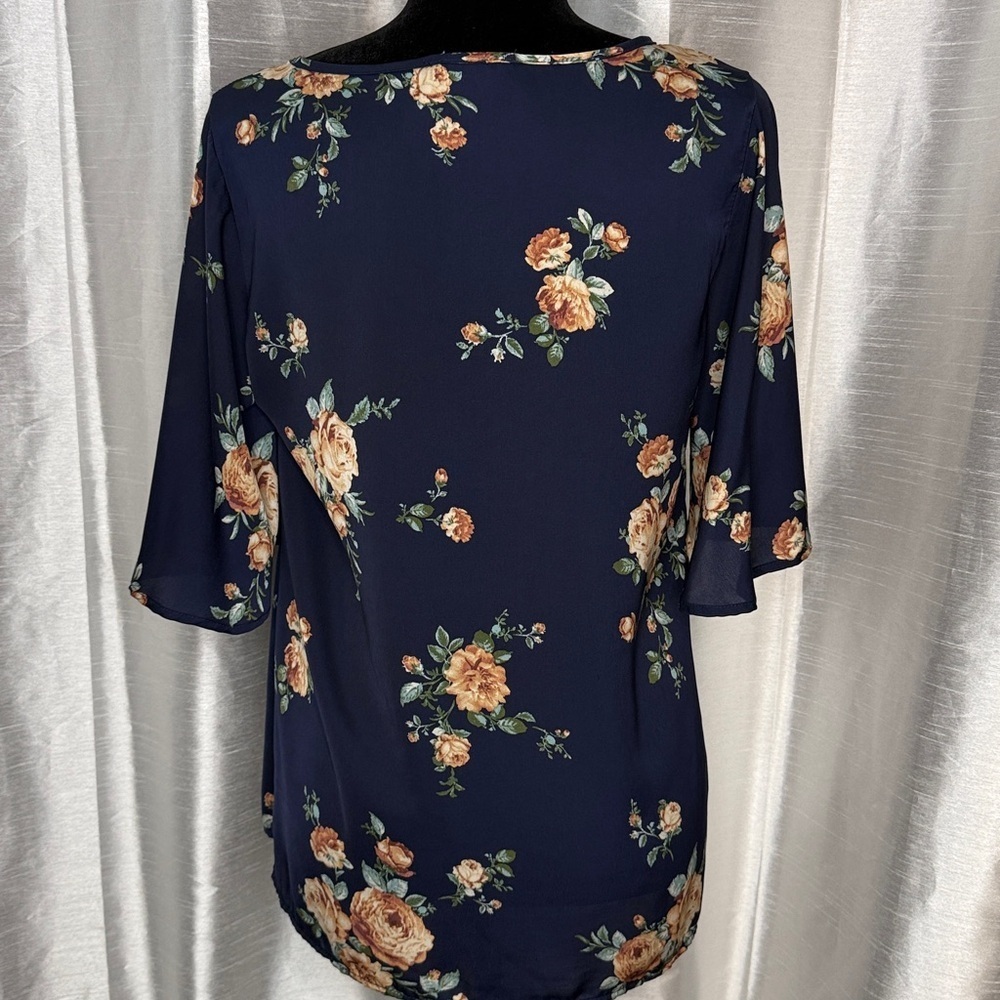 Les Amis Navy Blue Floral Blouse Cape Sleeve Side Tie Semi Sheer Flowy Women’s S - Picture 5 of 9